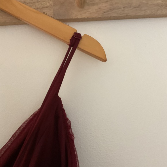 Lulus Rule The Runway Burgundy Tulle Surplice Tiered Maxi Dress Small NWT - Picture 11 of 15